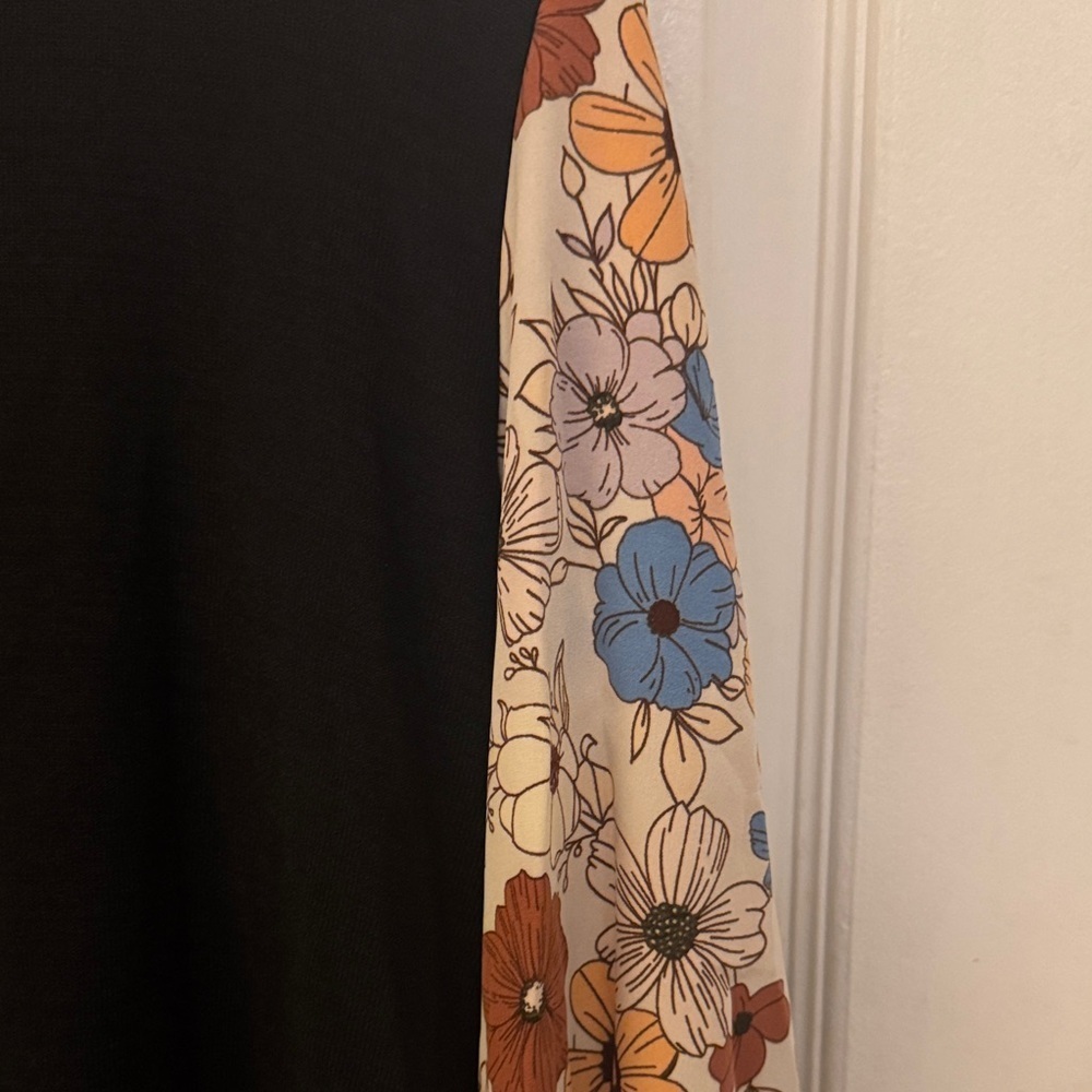 Black sweater with Floral Sleeves - Picture 2 of 5